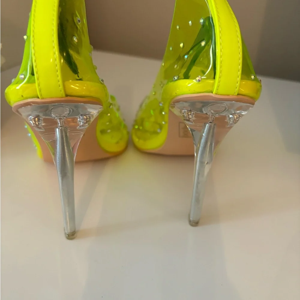 Heels - Picture 4 of 5